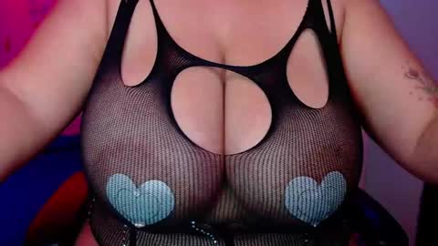 Snapshot of rousrossell_4 chatting on January 11, 12:55 am Call me Rous  online show from January 11, 12:55 am