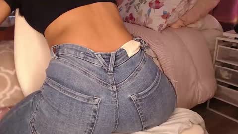 Rouss marie henao  online show from March 23, 12:04 am