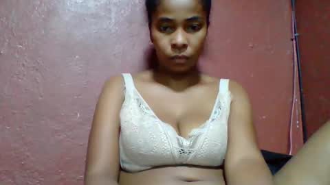 rovaelyah online show from October 31, 6:14 am