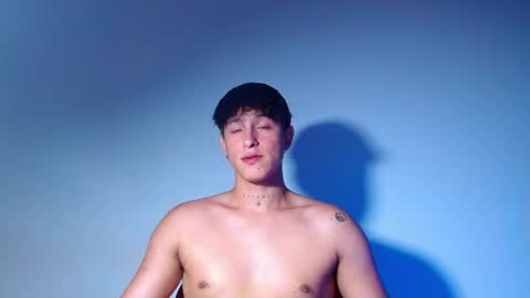 rowanboy23 online show from April 19, 1:28 am