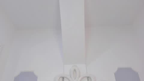 roxana_scott1 online show from April 6, 4:46 am