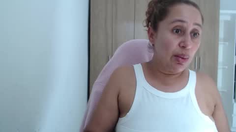 Snapshot of roxanalove7 chatting on October 31, 6:08 pm Roxana online show from October 31, 6:08 pm