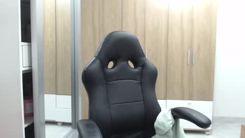 Snapshot of roxanalove7 chatting on February 6, 1:27 am Roxana online show from February 6, 1:27 am