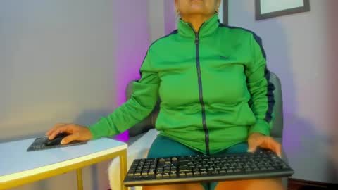  Roxanna  online show from June 11, 12:25 pm