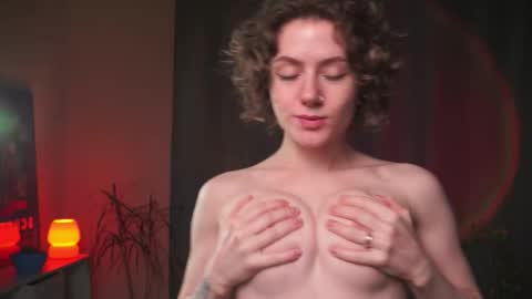 Roxy online show from October 25, 1:44 pm