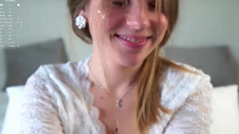 Snapshot of roxannastoo chatting on September 13, 1:41 am Kate online show from September 13, 1:41 am