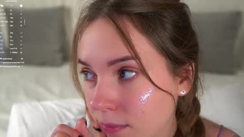 Snapshot of roxannastoo chatting on October 11, 1:32 am Kate online show from October 11, 1:32 am