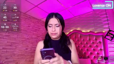 roxanne_han online show from November 18, 11:57 am