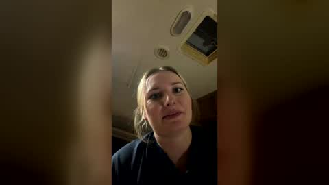 roxannewilde online show from June 18, 1:55 am