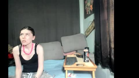 roxihazeleyes online show from March 11, 1:36 pm