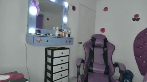 Roxy online show from April 16, 2:11 am