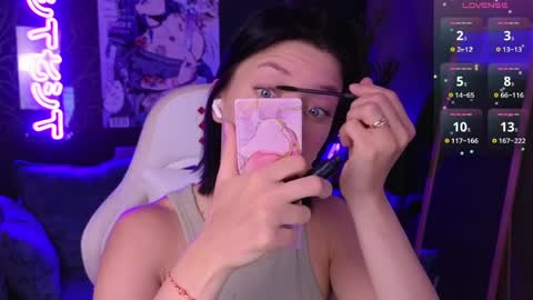 roxy_riot_ online show from April 3, 1:45 am