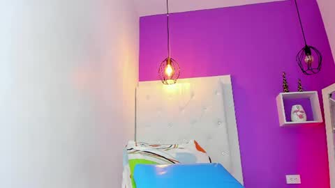 roxy_sexy69 online show from June 16, 7:29 pm
