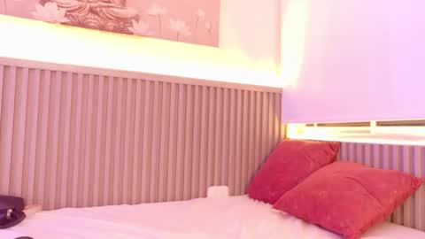 roxy_stone1 online show from September 22, 8:35 pm