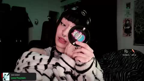 Roxy Independient model Help me to reach 50 thumbs up online show from February 12, 12:47 am