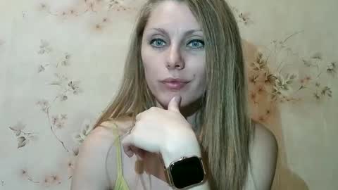 roxyfox18x01 online show from January 9, 2:55 pm