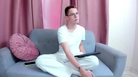 Snapshot of royal_fantasy2 chatting on October 10, 7:52 pm Kairo online show from October 10, 7:52 pm