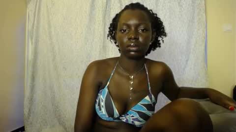 Snapshot of royal_ivy chatting on October 2, 3:05 am Ivy online show from October 2, 3:05 am
