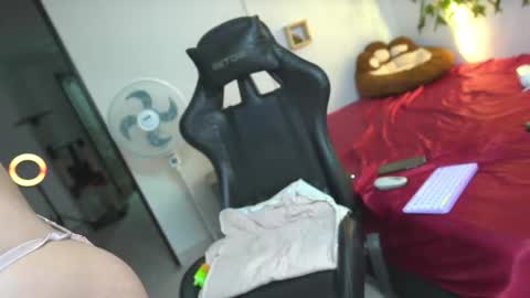 rubi rouss  instagran and X or tw  FAV VIBES11  9 33  101 moan and explode my balls online show from November 3, 1:28 am