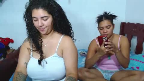 Snapshot of ruby_megan88 chatting on February 22, 8:42 pm ruby and megan online show from February 22, 8:42 pm