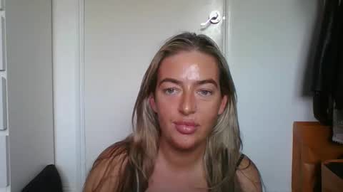 rubyredxxxoxxx online show from October 11, 4:10 pm