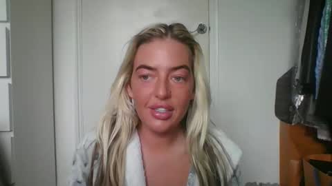 rubyredxxxoxxx online show from January 4, 10:05 am