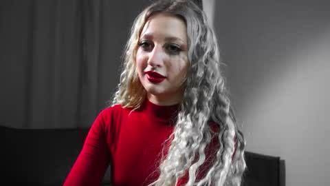 Mila online show from October 31, 5:19 am