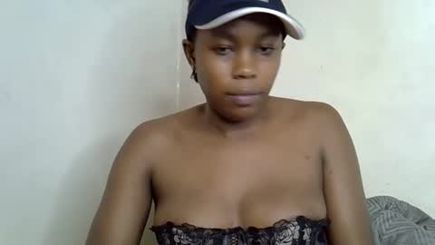 Snapshot of ruemiles chatting on October 4, 8:23 am Rue online show from October 4, 8:23 am