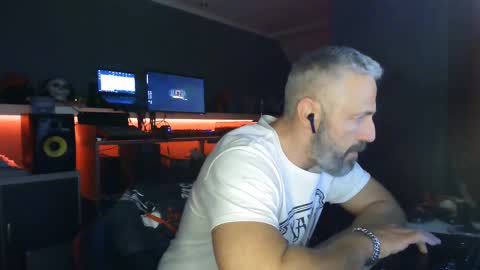 Chico que rico Caliente online show from March 5, 2:14 am