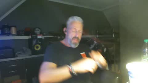 Chico que rico Caliente online show from October 16, 11:36 pm