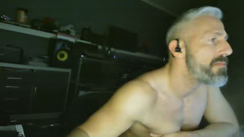 Chico que rico Caliente online show from January 23, 2:02 am