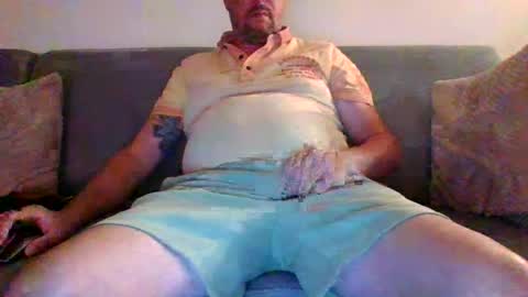 runner_1978 online show from August 8, 8:52 pm