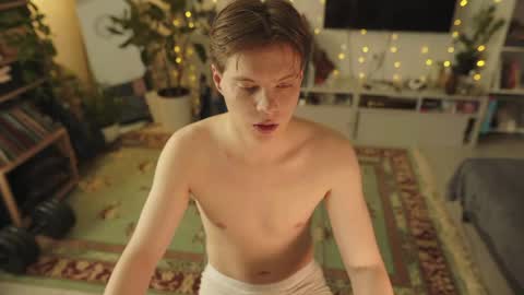 rusbradpitt online show from April 19, 3:02 pm