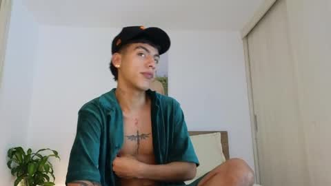  R U S S E L L  online show from April 7, 2:57 am