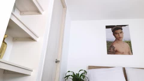  R U S S E L L  online show from March 15, 2:16 am