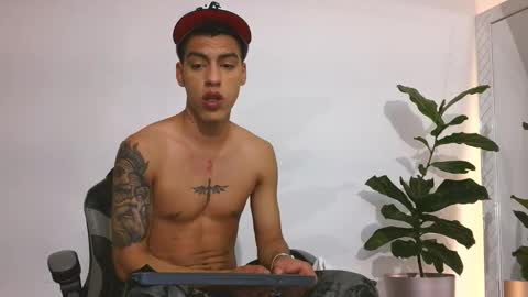  R U S S E L L  online show from November 10, 12:24 am