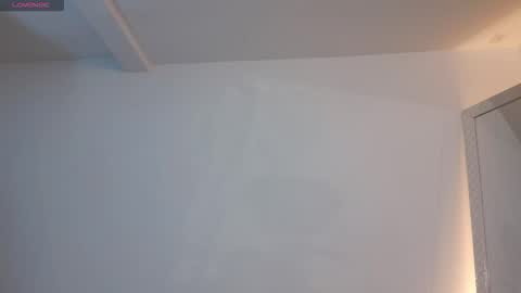  R U S S E L L  online show from November 16, 7:32 am