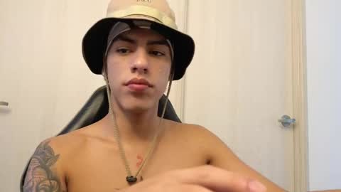  R U S S E L L  online show from April 18, 1:35 pm