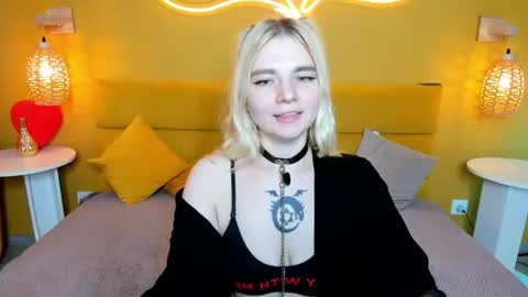 ruthbryant online show from June 13, 2:44 am