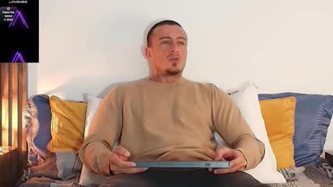 Sr Coast online show from February 25, 2:04 am