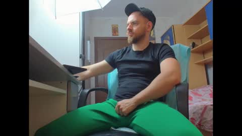 Ryanstone  online show from November 10, 3:42 am