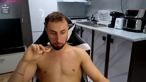 ryanstorm1 online show from November 9, 8:11 pm