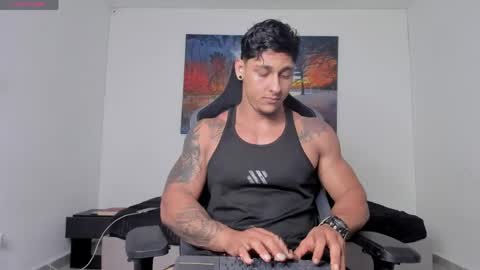 ryanwhite3 online show from April 13, 11:31 pm