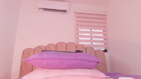 s_sofia_ online show from June 18, 7:19 pm
