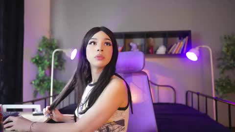 Snapshot of sabrina_bloom_ chatting on October 1, 12:48 pm sabri   online show from October 1, 12:48 pm
