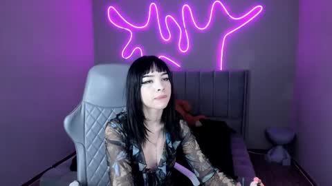 Snapshot of sabrina_bloom_ chatting on September 9, 1:44 pm sabri   online show from September 9, 1:44 pm