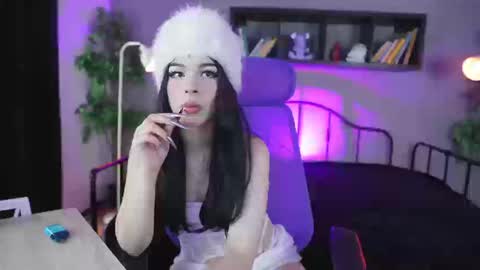 Snapshot of sabrina_bloom_ chatting on September 25, 2:13 pm sabri   online show from September 25, 2:13 pm