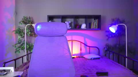 Snapshot of sabrina_bloom_ chatting on October 22, 1:24 pm sabri   online show from October 22, 1:24 pm