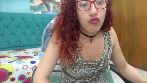 Snapshot of sabrina_dupont chatting on March 9, 7:05 pm SABRINA online show from March 9, 7:05 pm