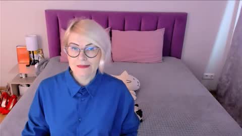 Sabrina MacMarren online show from November 20, 10:36 am